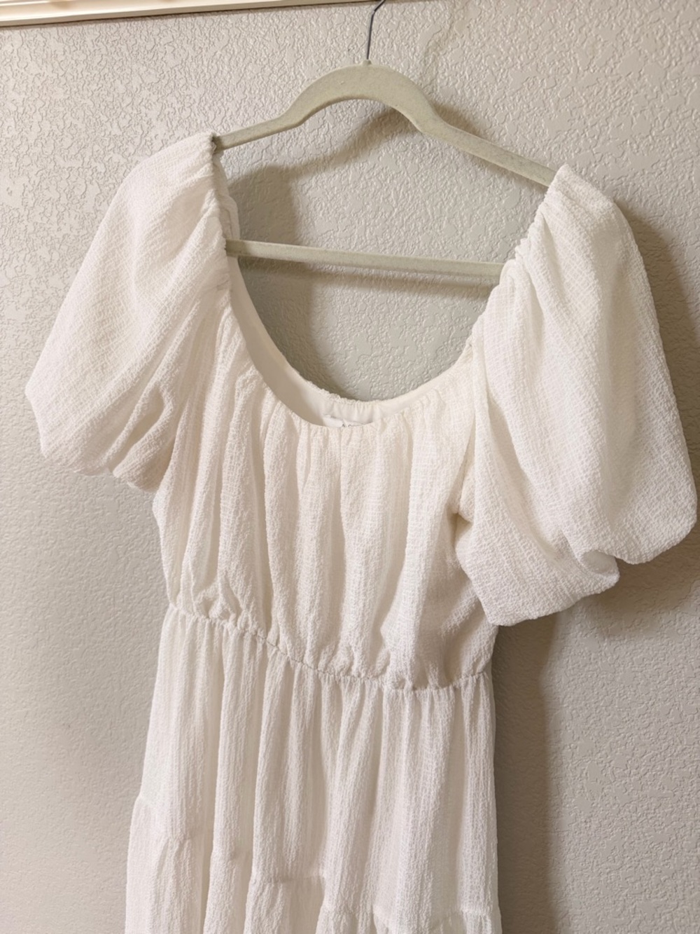 Astr White Puff-Sleeve Tiered Midi Dress - Picture 5 of 11